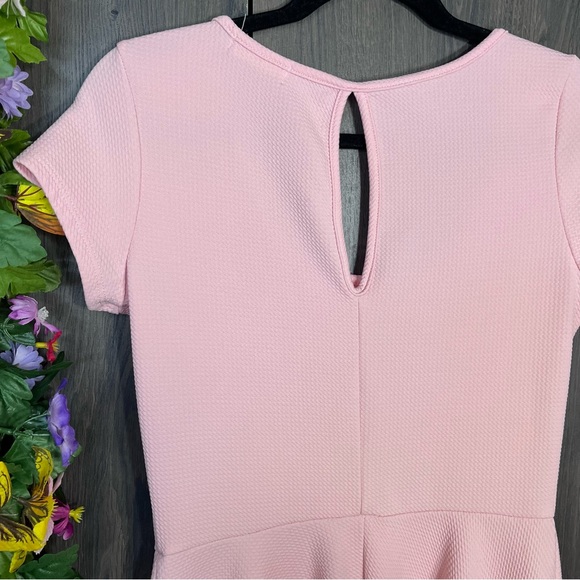 {💙2/$40💙Banana Lemon Pink Short Sleeve Fit & Flare Mini Dress Size M - Picture 12 of 15